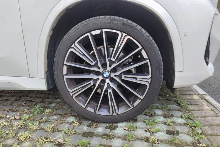 Used BMW X1 2023 xDrive25Li M Sport Package Right Front Wheel Hub
