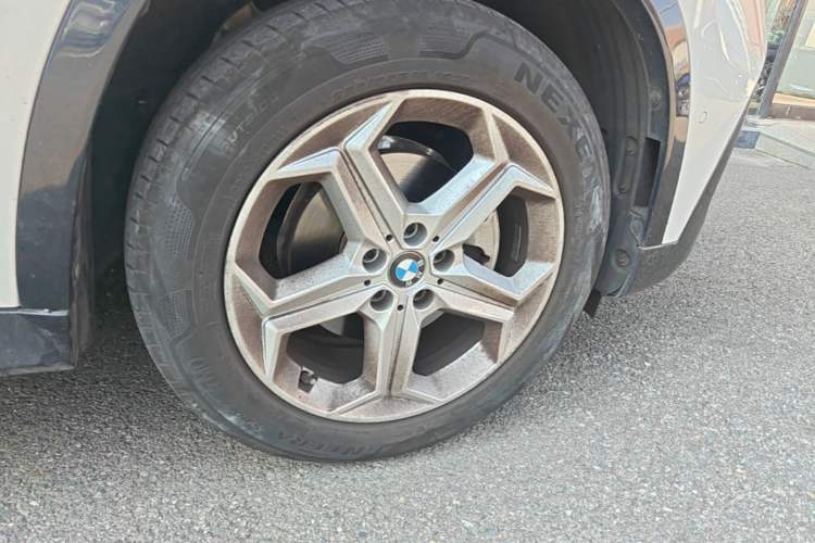 Used BMW X1 2023 sDrive20Li X Design Package Right Front Wheel Hub