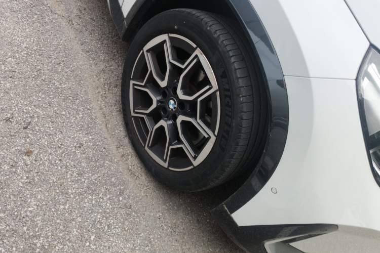 Used BMW X1 2023 sDrive25Li X Design Package Right Front Wheel Hub