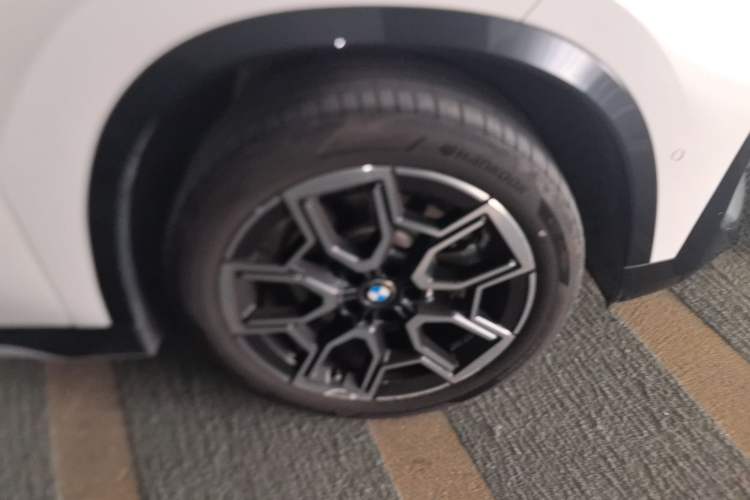 Used BMW X1 2023 sDrive25Li X Design Package Right Front Wheel Hub