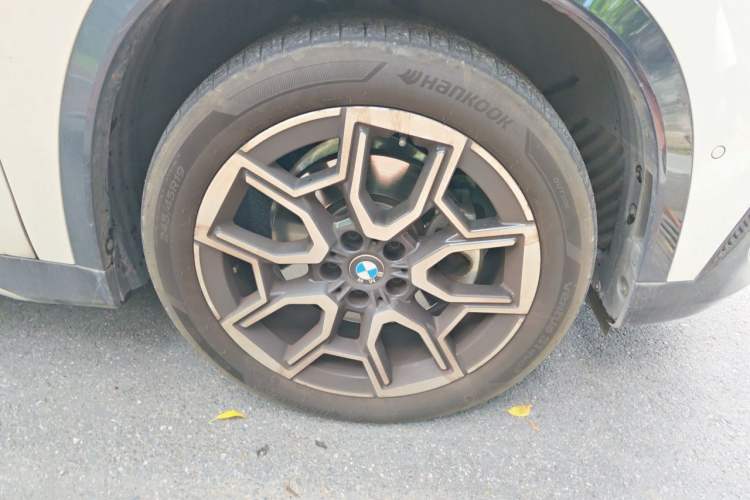 Used BMW X1 2023 sDrive25Li X Design Package Right Front Wheel Hub