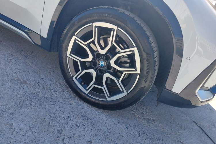 Used BMW X1 2023 sDrive25Li X Design Package Right Front Wheel Hub