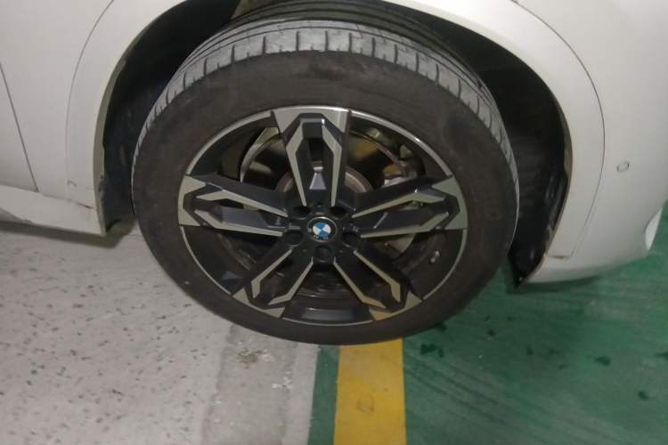 Used BMW X1 2023 sDrive25Li M Sport Package Right Front Wheel Hub