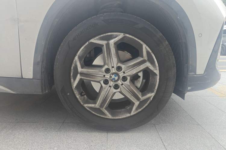 Used BMW X1 2023 sDrive20Li X Design Package Right Front Wheel Hub