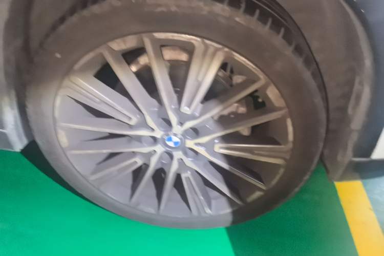 Used BMW X1 2023 xDrive25Li X Design Package Right Front Wheel Hub