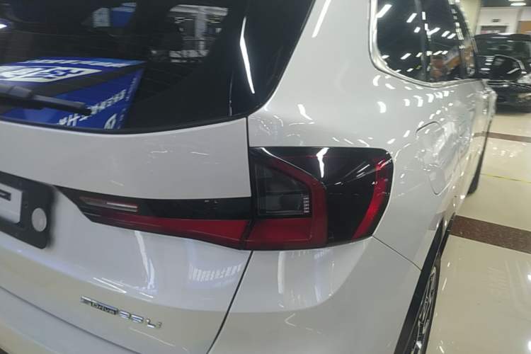 Used BMW X1 2023 sDrive25Li X Design Package Right Rear Taillight