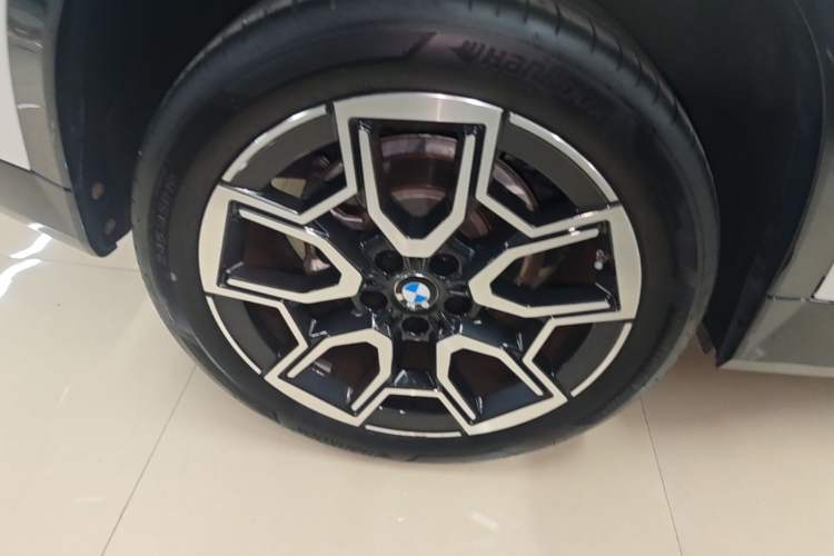 Used BMW X1 2023 sDrive25Li X Design Package Right Rear Wheel Hub