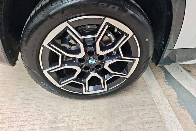Used BMW X1 2023 sDrive25Li X Design Package Right Rear Wheel Hub