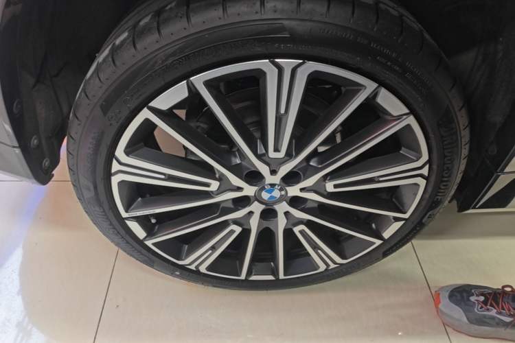 Used BMW X1 2023 xDrive25Li X Design Package Right Rear Wheel Hub
