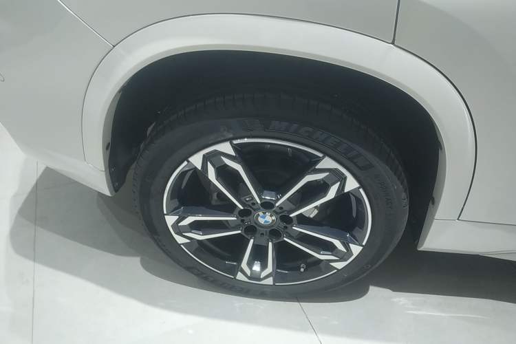 Used BMW X1 2023 sDrive25Li M Sport Package Right Rear Wheel Hub
