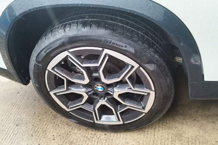 Used BMW X1 2023 sDrive25Li X Design Package Right Rear Wheel Hub