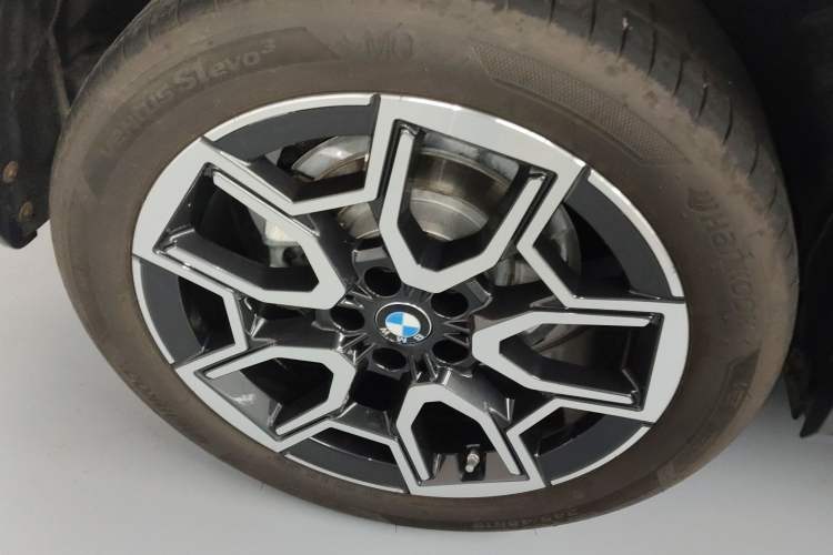 Used BMW X1 2023 sDrive25Li X Design Package Right Rear Wheel Hub