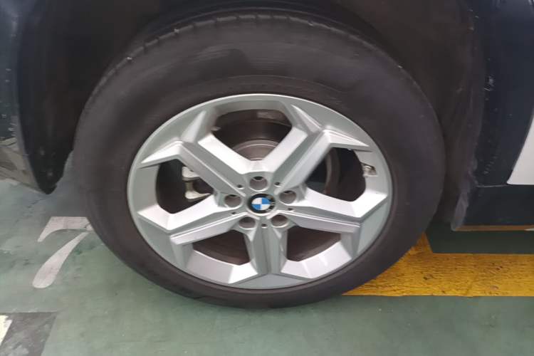 Used BMW X1 2023 sDrive20Li X Design Package Right Rear Wheel Hub