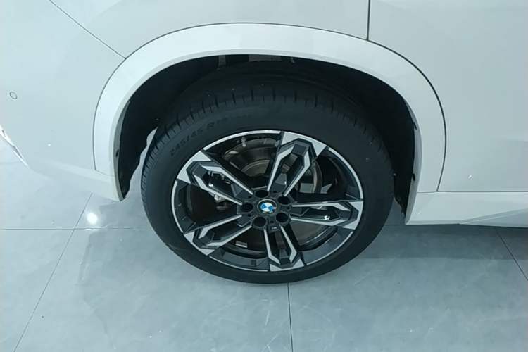 Used BMW X1 2023 sDrive25Li M Sport Package Right Rear Wheel Hub