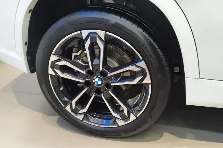 Used BMW X1 2023 sDrive25Li M Sport Package Right Rear Wheel Hub