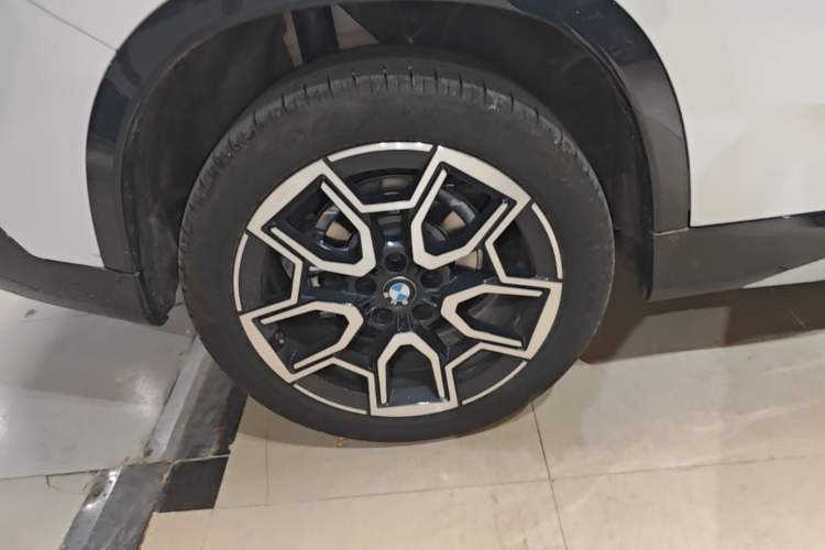 Used BMW X1 2023 sDrive25Li X Design Package Right Rear Wheel Hub
