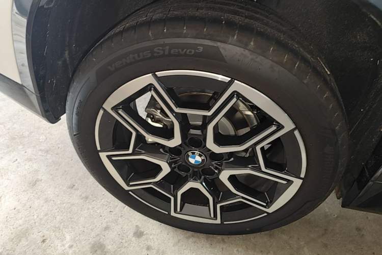 Used BMW X1 2023 sDrive25Li X Design Package Right Rear Wheel Hub