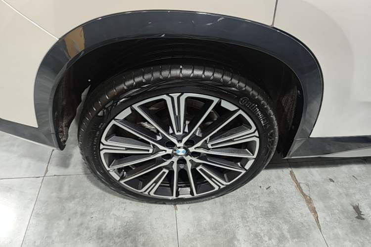 Used BMW X1 2023 xDrive25Li X Design Package Right Rear Wheel Hub