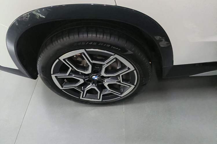 Used BMW X1 2023 sDrive25Li X Design Package Right Rear Wheel Hub