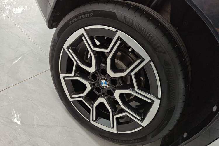 Used BMW X1 2023 sDrive25Li X Design Package Right Rear Wheel Hub