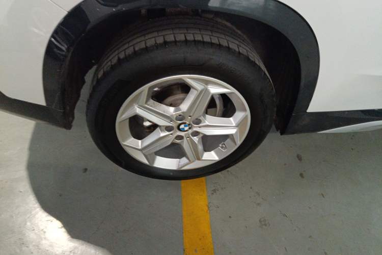 Used BMW X1 2023 sDrive20Li X Design Package Right Rear Wheel Hub