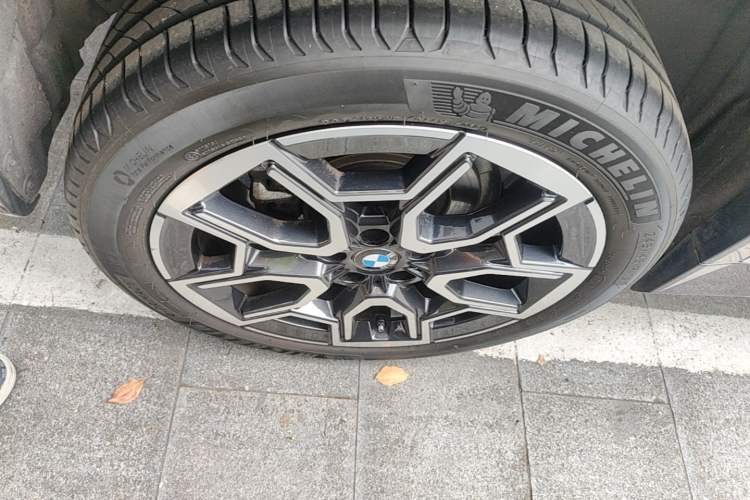 Used BMW X1 2023 sDrive25Li X Design Package Right Rear Wheel Hub