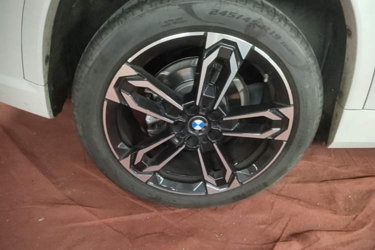 Used BMW X1 2023 sDrive25Li M Sport Package Right Rear Wheel Hub