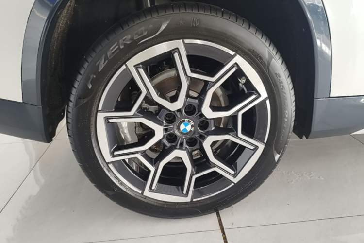 Used BMW X1 2023 sDrive25Li X Design Package Right Rear Wheel Hub