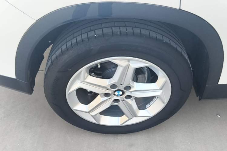 Used BMW X1 2023 sDrive20Li X Design Package Right Rear Wheel Hub