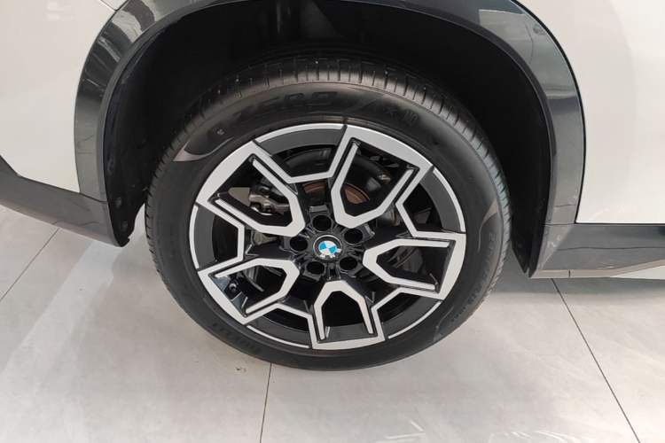 Used BMW X1 2023 sDrive25Li X Design Package Right Rear Wheel Hub
