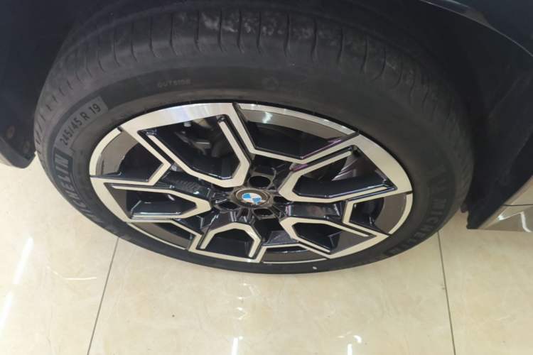 Used BMW X1 2023 sDrive25Li X Design Package Right Rear Wheel Hub