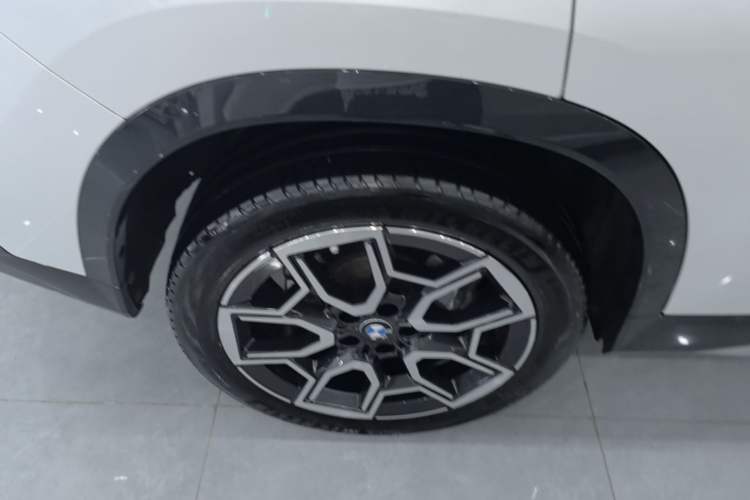 Used BMW X1 2023 sDrive25Li X Design Package Right Rear Wheel Hub