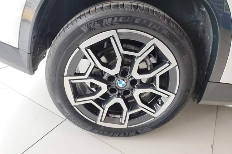 Used BMW X1 2023 sDrive25Li X Design Package Right Rear Wheel Hub