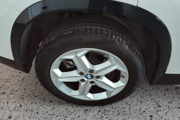 Used BMW X1 2023 sDrive20Li X Design Package Right Rear Wheel Hub