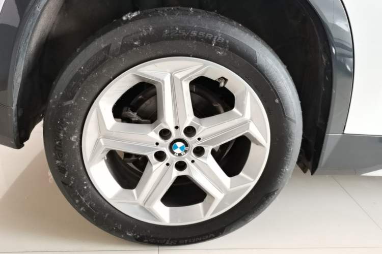 Used BMW X1 2023 sDrive20Li X Design Package Right Rear Wheel Hub