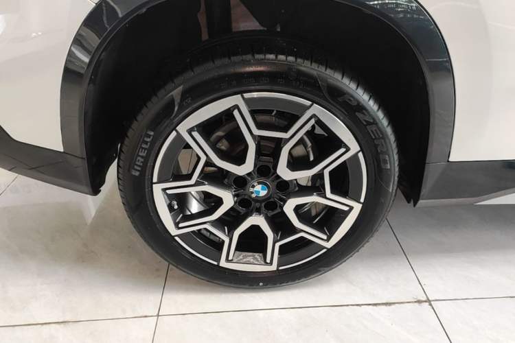 Used BMW X1 2023 sDrive25Li X Design Package Right Rear Wheel Hub