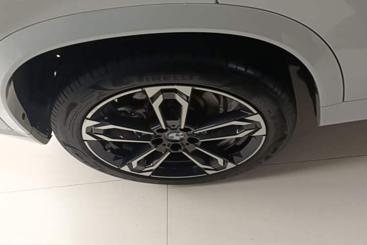 Used BMW X1 2023 sDrive25Li M Sport Package Right Rear Wheel Hub