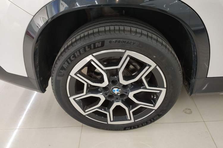 Used BMW X1 2023 sDrive25Li X Design Package Right Rear Wheel Hub