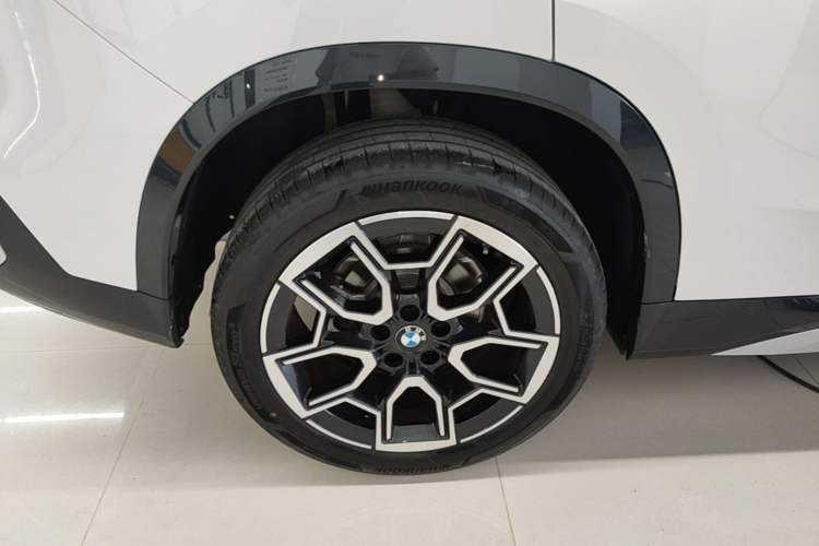 Used BMW X1 2023 sDrive25Li X Design Package Right Rear Wheel Hub