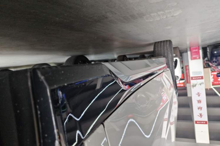 Used BMW X1 2023 xDrive25Li X Design Package Right Side Sill