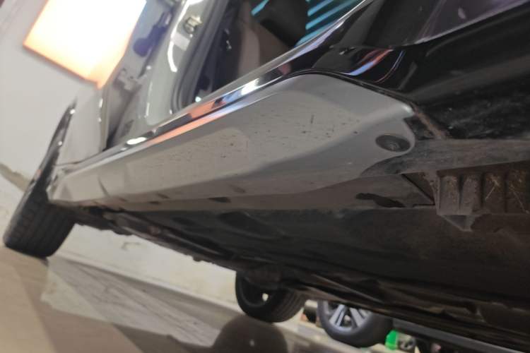 Used BMW X1 2023 xDrive25Li X Design Package Right Side Sill