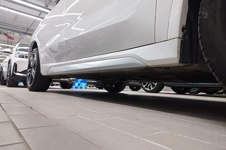 Used BMW X1 2023 sDrive25Li M Sport Package Right Side Sill