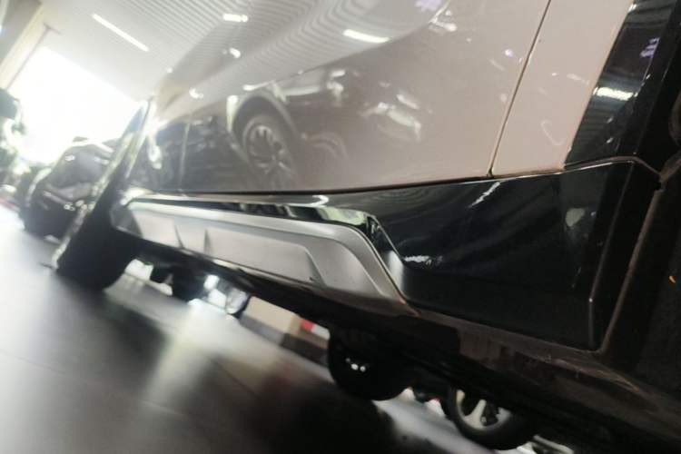Used BMW X1 2023 sDrive25Li X Design Package Right Side Sill