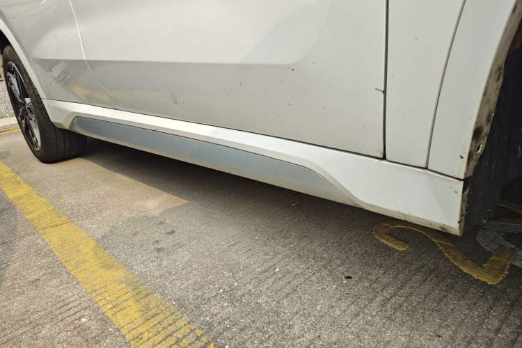 Used BMW X1 2023 sDrive25Li M Sport Package Right Side Sill