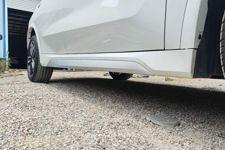 Used BMW X1 2023 sDrive25Li M Sport Package Right Side Sill