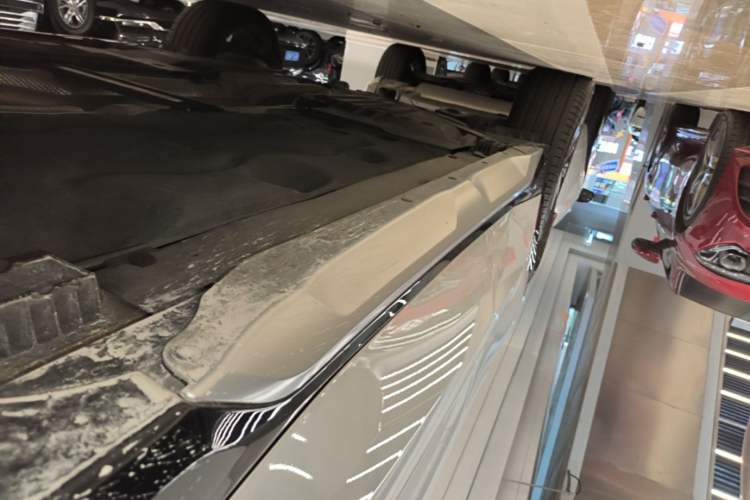 Used BMW X1 2023 xDrive25Li X Design Package Right Side Sill
