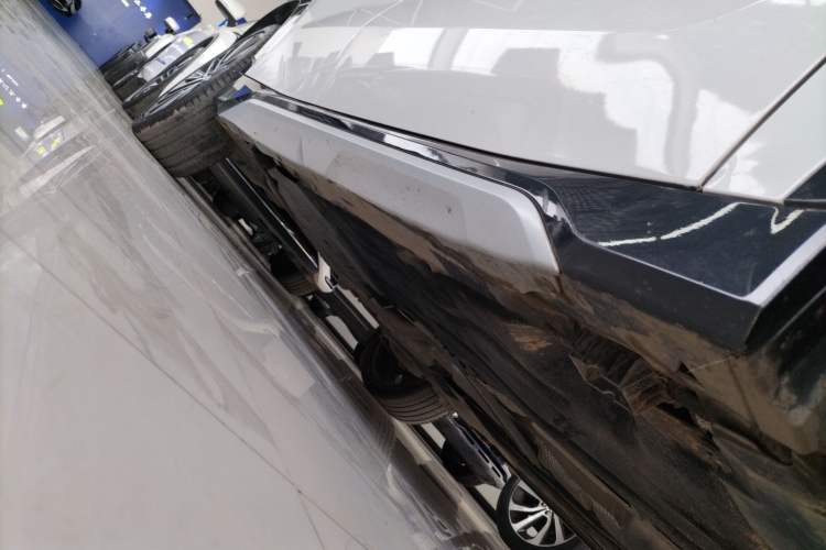 Used BMW X1 2023 xDrive25Li X Design Package Right Side Sill