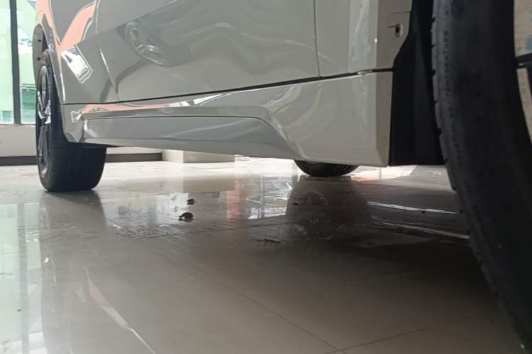 Used BMW X1 2023 sDrive25Li M Sport Package Right Side Sill