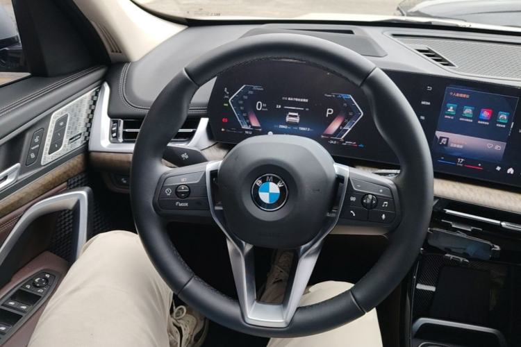 Used BMW X1 2023 xDrive25Li X Design Package Steering Wheel