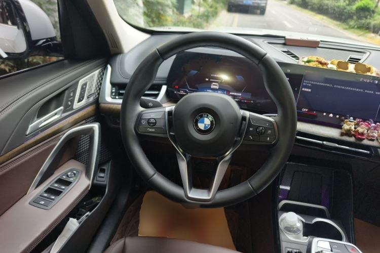 Used BMW X1 2023 xDrive25Li X Design Package Steering Wheel